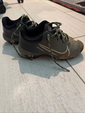 Nike toddler 12 Black and gray Accent softball/Baseball Cleats